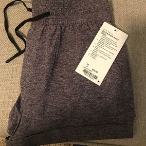 Lulu Lemon Spring Break Away Short